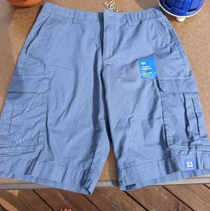 Men's shorts  brand is APT 9